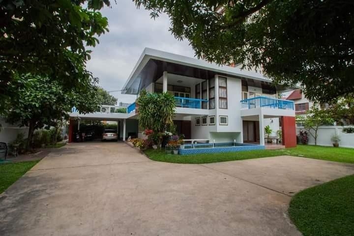 MWW111 ขายบ้านพร้อมที่ดินย่านอารีย์